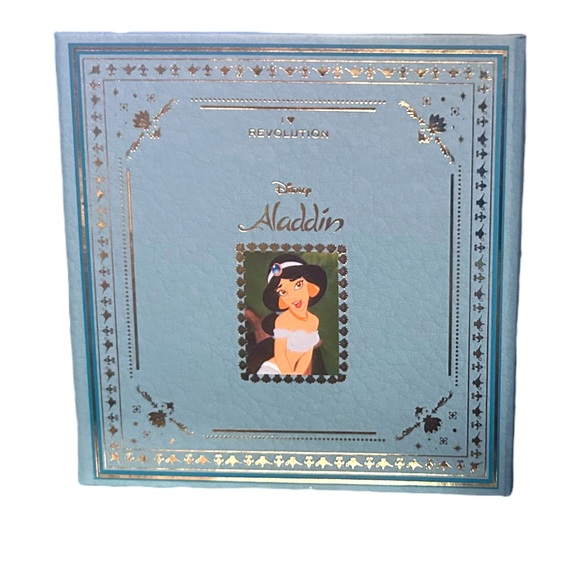 Makeup Revolution Aladdin Hilighter – Princess Jasmine - Picture 4 of 7
